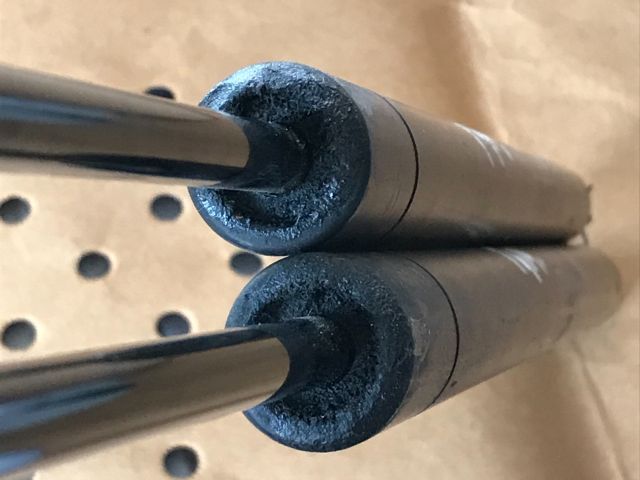 bontott VW MULTIVAN Gázrugós Kitámasztó Teleszkóp Pár Csomagtérajtó