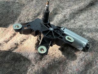 bontott VW MULTIVAN Hátsó Ablaktörlő Motor