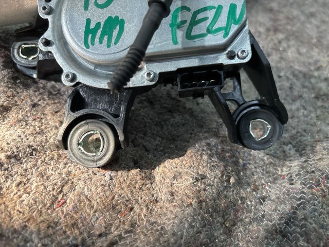 bontott VW MULTIVAN Hátsó Ablaktörlő Motor