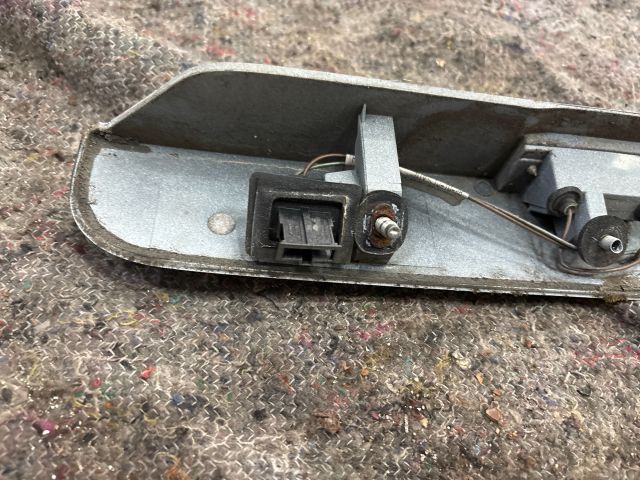 bontott VW MULTIVAN Hátsó Rendszámtábla Világítás