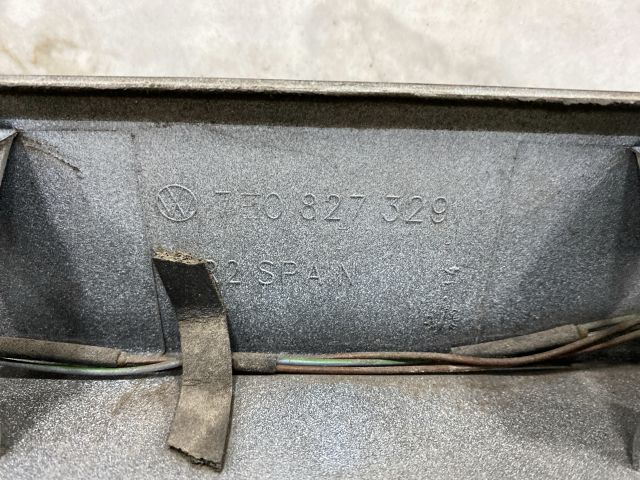 bontott VW MULTIVAN Hátsó Rendszámtábla Világítás