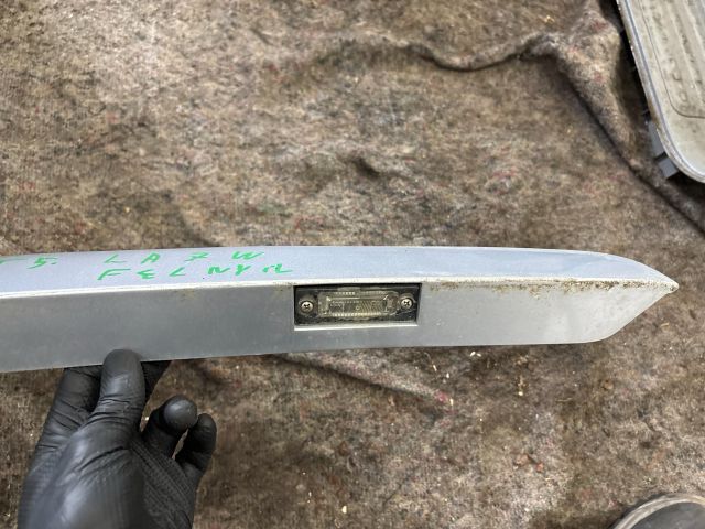 bontott VW MULTIVAN Hátsó Rendszámtábla Világítás