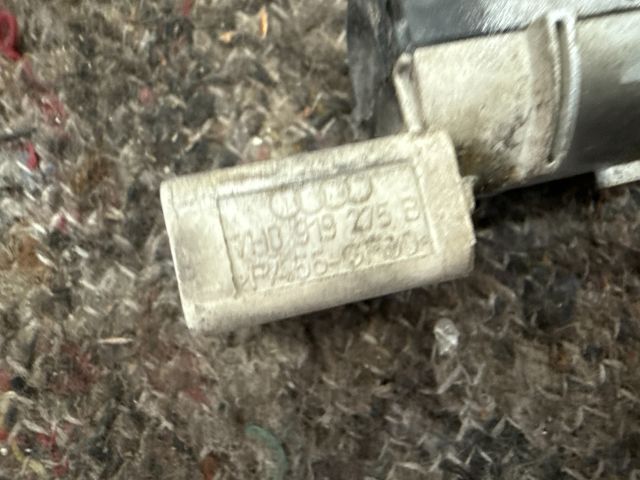 bontott VW MULTIVAN Hátsó Tolatóradar Fej