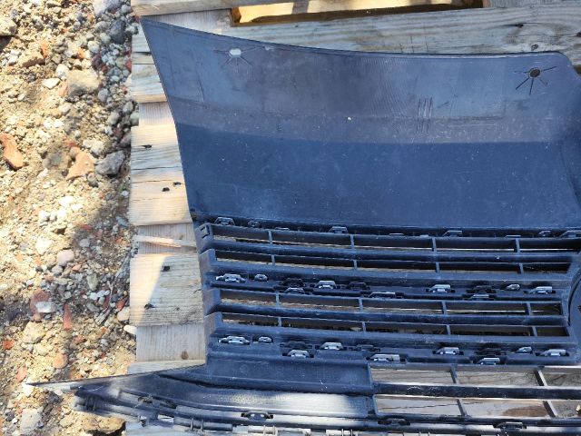 bontott VW MULTIVAN Hűtőrács