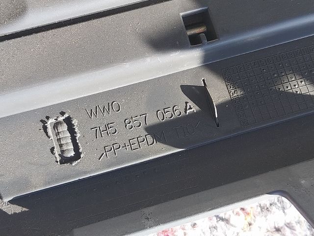 bontott VW MULTIVAN Jobb Alsó Műszerfal Burkolat