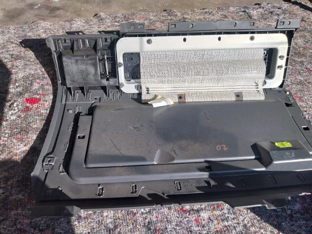 bontott VW MULTIVAN Jobb Alsó Műszerfal Burkolat