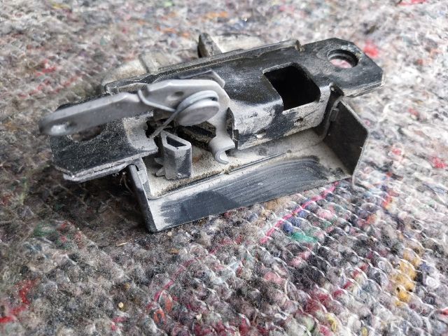 bontott VW MULTIVAN Jobb Csomagtérajtó Zárszerkezet