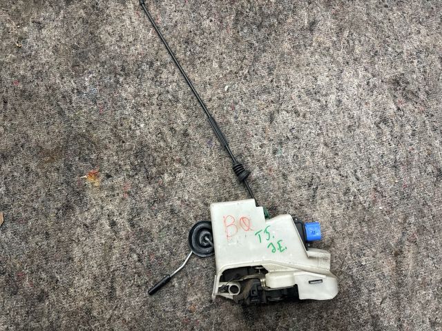 bontott VW MULTIVAN Jobb első Ajtózár