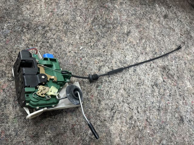 bontott VW MULTIVAN Jobb első Ajtózár