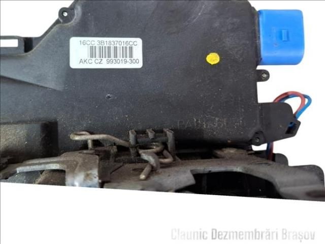 bontott VW MULTIVAN Jobb első Ajtózár