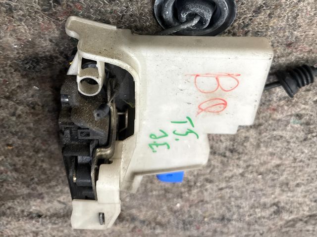 bontott VW MULTIVAN Jobb első Ajtózár