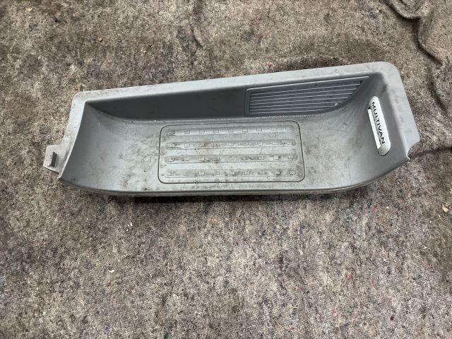 bontott VW MULTIVAN Jobb első Belső Küszöb Burkolat