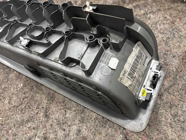 bontott VW MULTIVAN Jobb első Belső Küszöb Burkolat