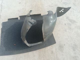 bontott VW MULTIVAN Jobb első Első Dobbetét (Kerékjárati, Műanyag)