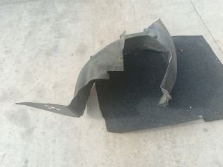 bontott VW MULTIVAN Jobb első Első Dobbetét (Kerékjárati, Műanyag)