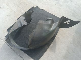 bontott VW MULTIVAN Jobb első Első Dobbetét (Kerékjárati, Műanyag)