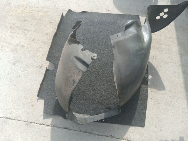 bontott VW MULTIVAN Jobb első Első Dobbetét (Kerékjárati, Műanyag)