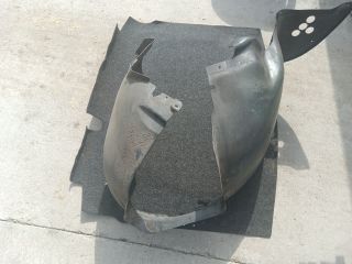 bontott VW MULTIVAN Jobb első Első Dobbetét (Kerékjárati, Műanyag)