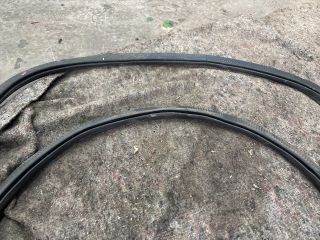 bontott VW MULTIVAN Jobb első Gumikéder