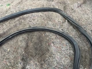 bontott VW MULTIVAN Jobb első Gumikéder