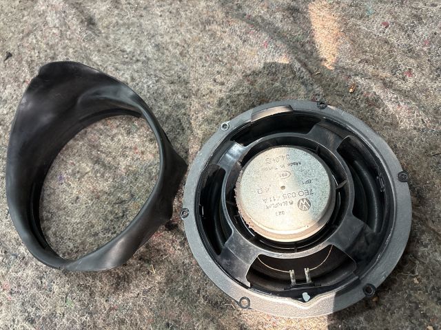 bontott VW MULTIVAN Jobb első Hangszóró