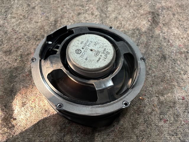 bontott VW MULTIVAN Jobb első Hangszóró