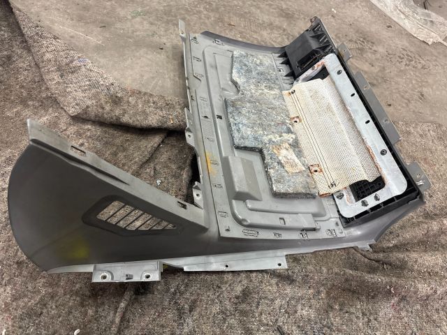 bontott VW MULTIVAN Jobb első Tároló Rekesz