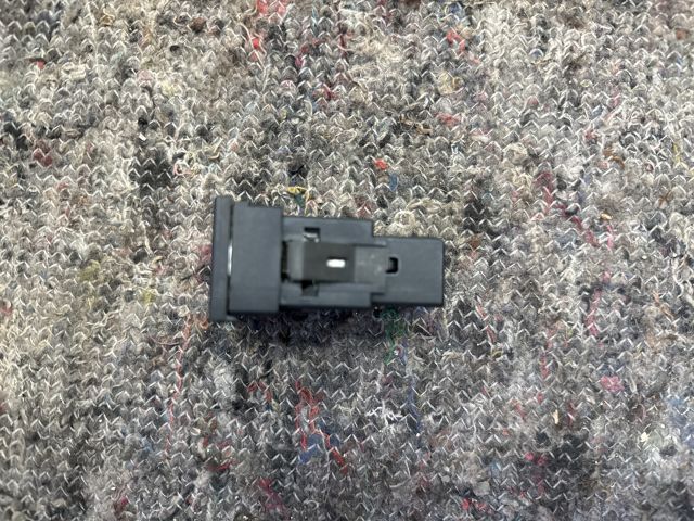 bontott VW MULTIVAN Jobb első Ülésfűtés Kapcsoló