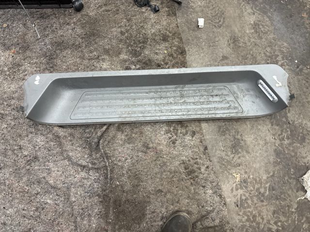 bontott VW MULTIVAN Jobb hátsó Belső Küszöb Burkolat