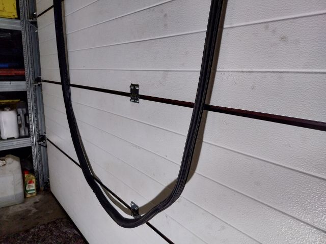 bontott VW MULTIVAN Jobb hátsó Gumikéder