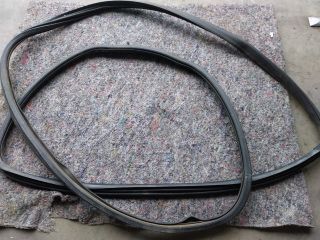 bontott VW MULTIVAN Jobb hátsó Gumikéder