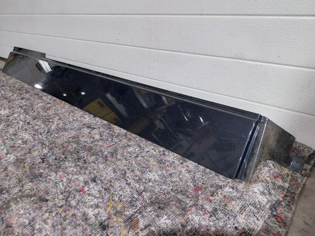 bontott VW MULTIVAN Jobb Tolóajtó Díszléc