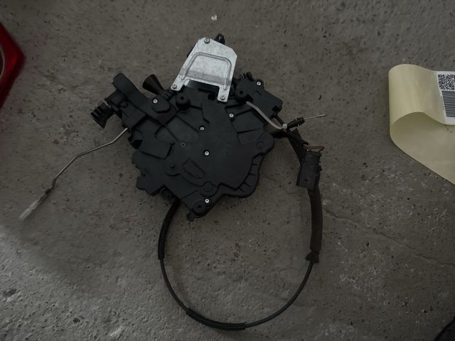 bontott VW MULTIVAN Jobb Tolóajtó Zárszerkezet