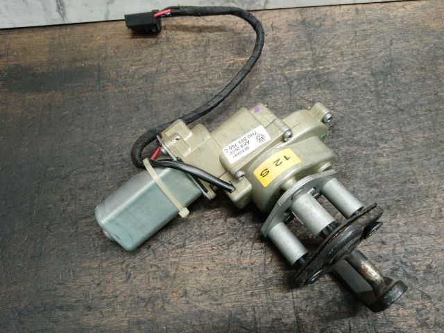 bontott VW MULTIVAN Jobb Tolóajtó Zárszerkezet