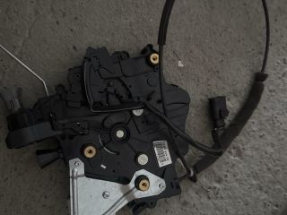 bontott VW MULTIVAN Jobb Tolóajtó Zárszerkezet