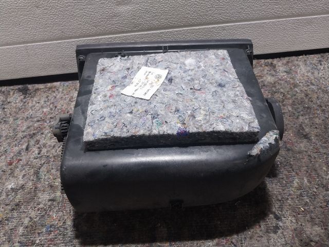 bontott VW MULTIVAN Kesztyűtartó