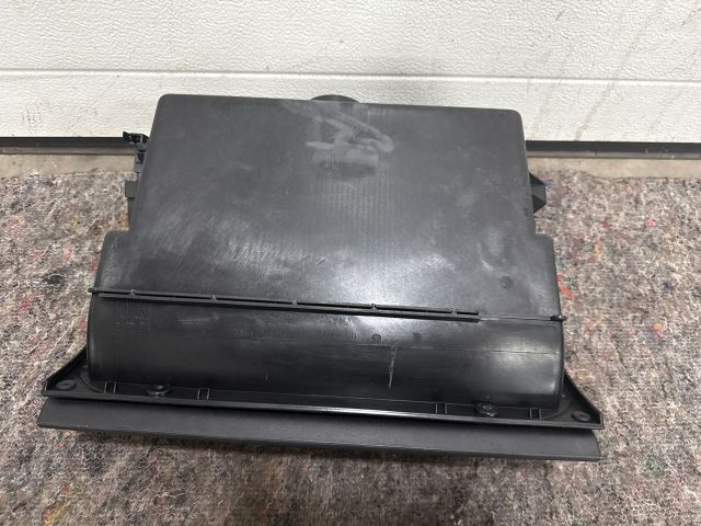 bontott VW MULTIVAN Kesztyűtartó