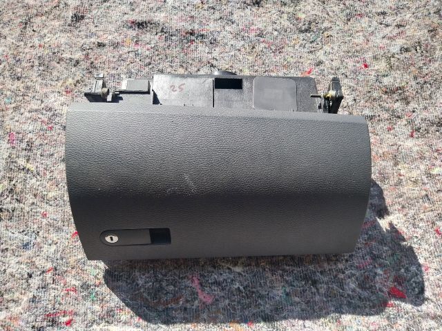 bontott VW MULTIVAN Kesztyűtartó