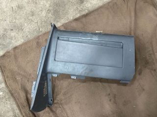 bontott VW MULTIVAN Kesztyűtartó