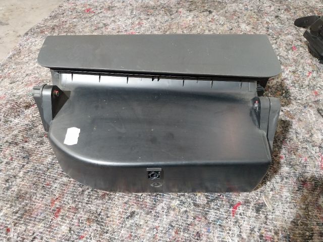 bontott VW MULTIVAN Kesztyűtartó