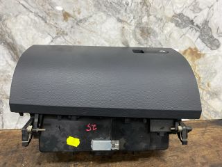 bontott VW MULTIVAN Kesztyűtartó