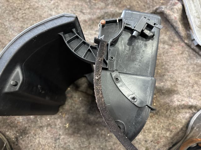 bontott VW MULTIVAN Kesztyűtartó