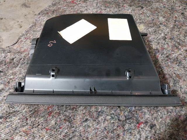 bontott VW MULTIVAN Kesztyűtartó