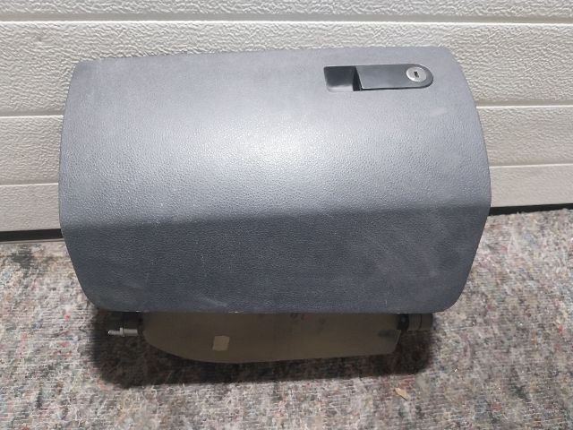 bontott VW MULTIVAN Kesztyűtartó