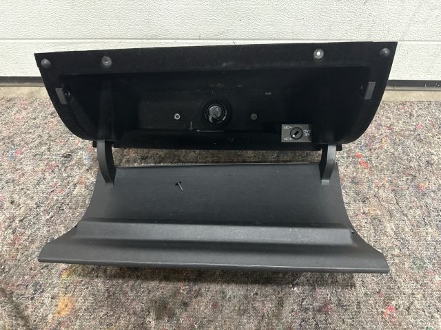 bontott VW MULTIVAN Kesztyűtartó