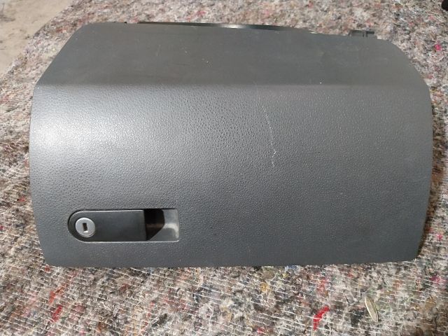 bontott VW MULTIVAN Kesztyűtartó