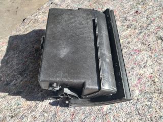 bontott VW MULTIVAN Kesztyűtartó