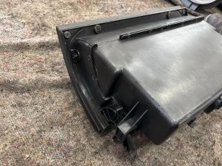 bontott VW MULTIVAN Kesztyűtartó