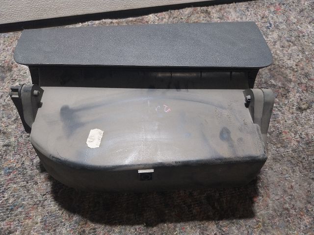 bontott VW MULTIVAN Kesztyűtartó