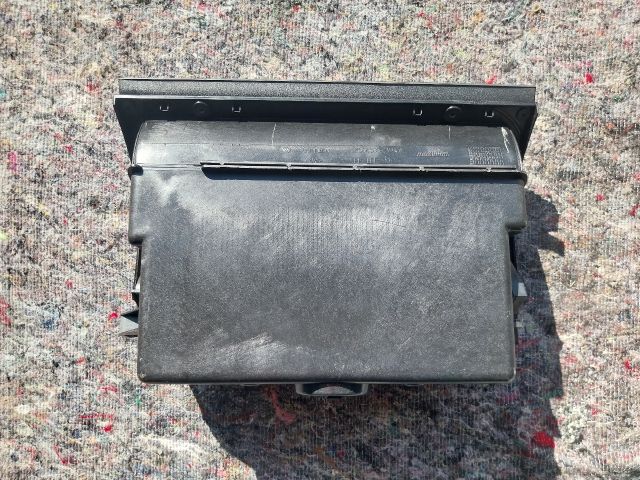 bontott VW MULTIVAN Kesztyűtartó